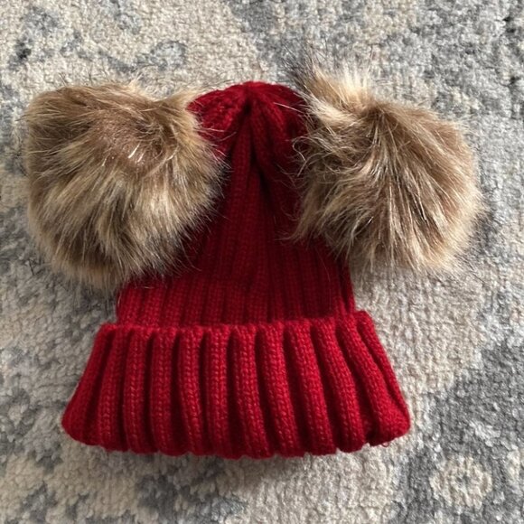 NWT Children’s Double Pom Poms Beanie - Picture 2 of 3